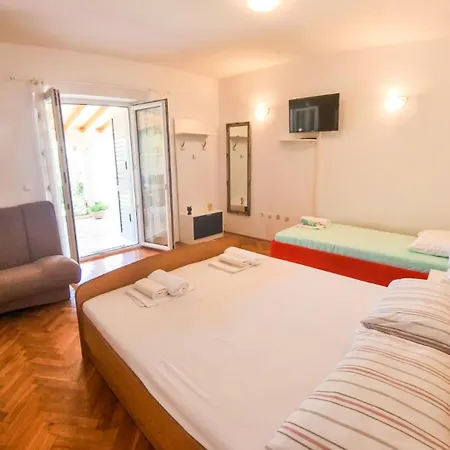 Huanita Apartment *